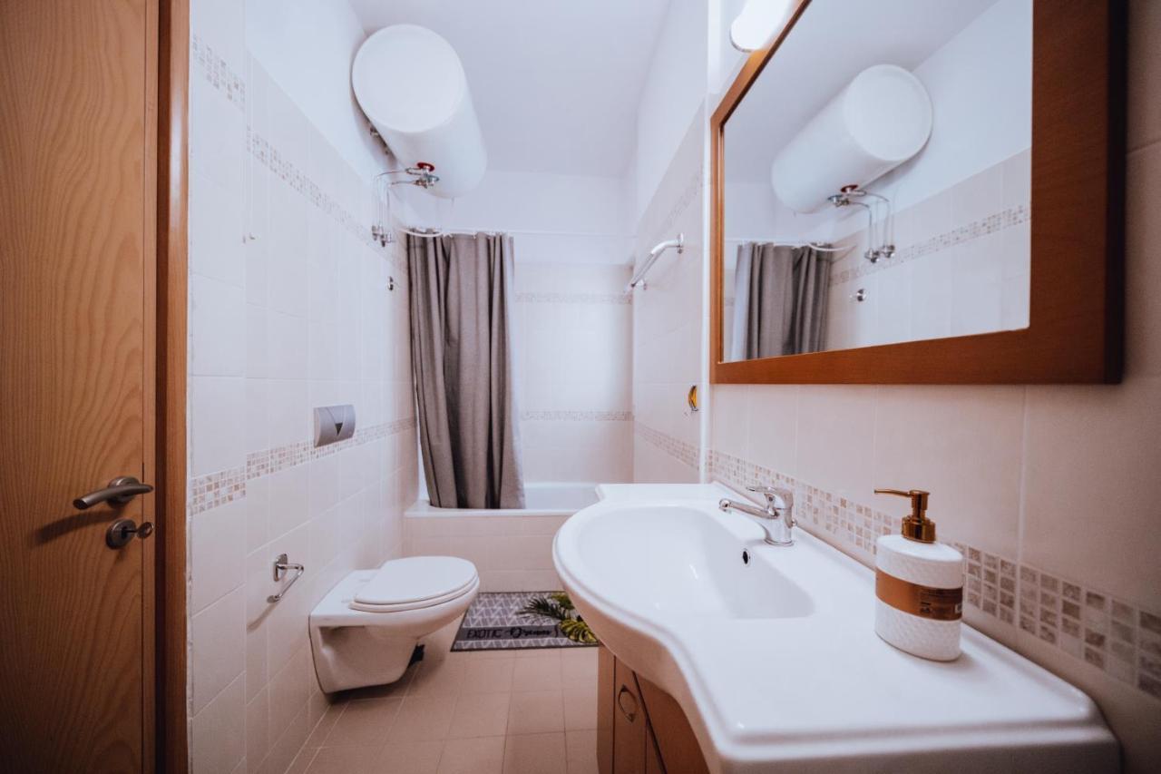 Iliotti Apartments Rhodes City Екстер'єр фото